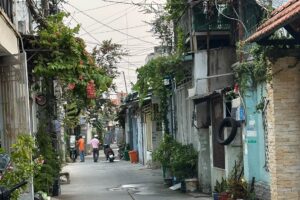 Nhà phố Bà Điểm, đường Hưng Lân, hẻm ô tô thông quay đầu