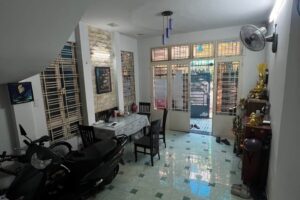 Nhà đẹp P.1, Q.8 – Sát cầu Nguyễn Văn Cừ – Ở ngay – Chỉ 7,2 tỷ TL  * DTCN 45,7m² (thực tế 52,2m²)    * 1 trệt 2 lầu BTCT, 3PN, 2WC    * Nhà còn mới, dọn vào ở ngay